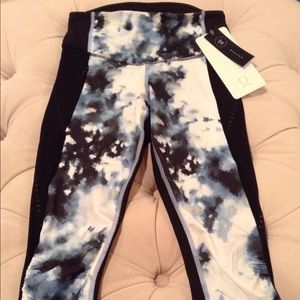 NWT Lululemon Stop At Nothing Crop ~ BLK/SQPH Mesh